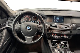 harmaa BMW 520 2013 kuva 9.