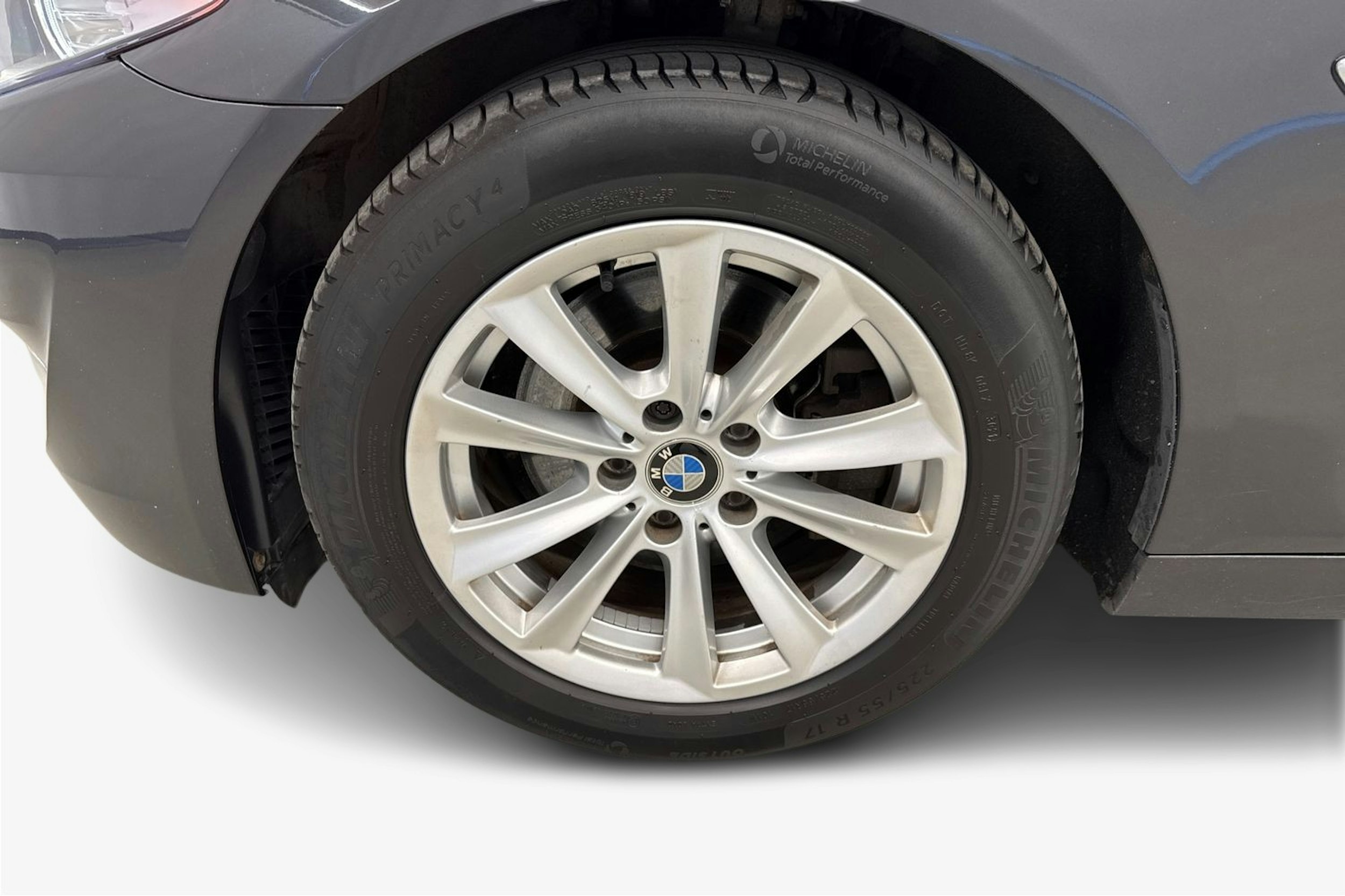 harmaa BMW 520 2013 kuva 11.