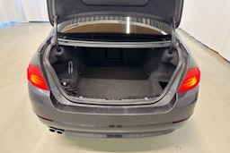 harmaa BMW 520 2013 kuva 15.