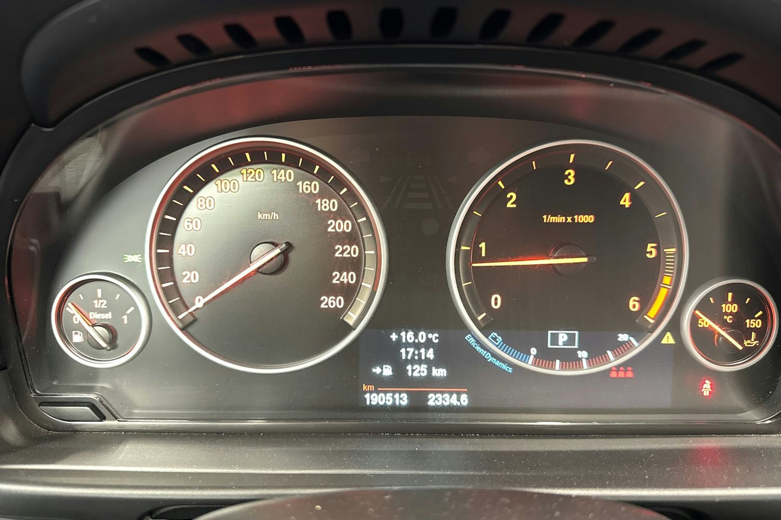 harmaa BMW 520 2013 kuva 21.