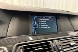 harmaa BMW 520 2013 kuva 27.