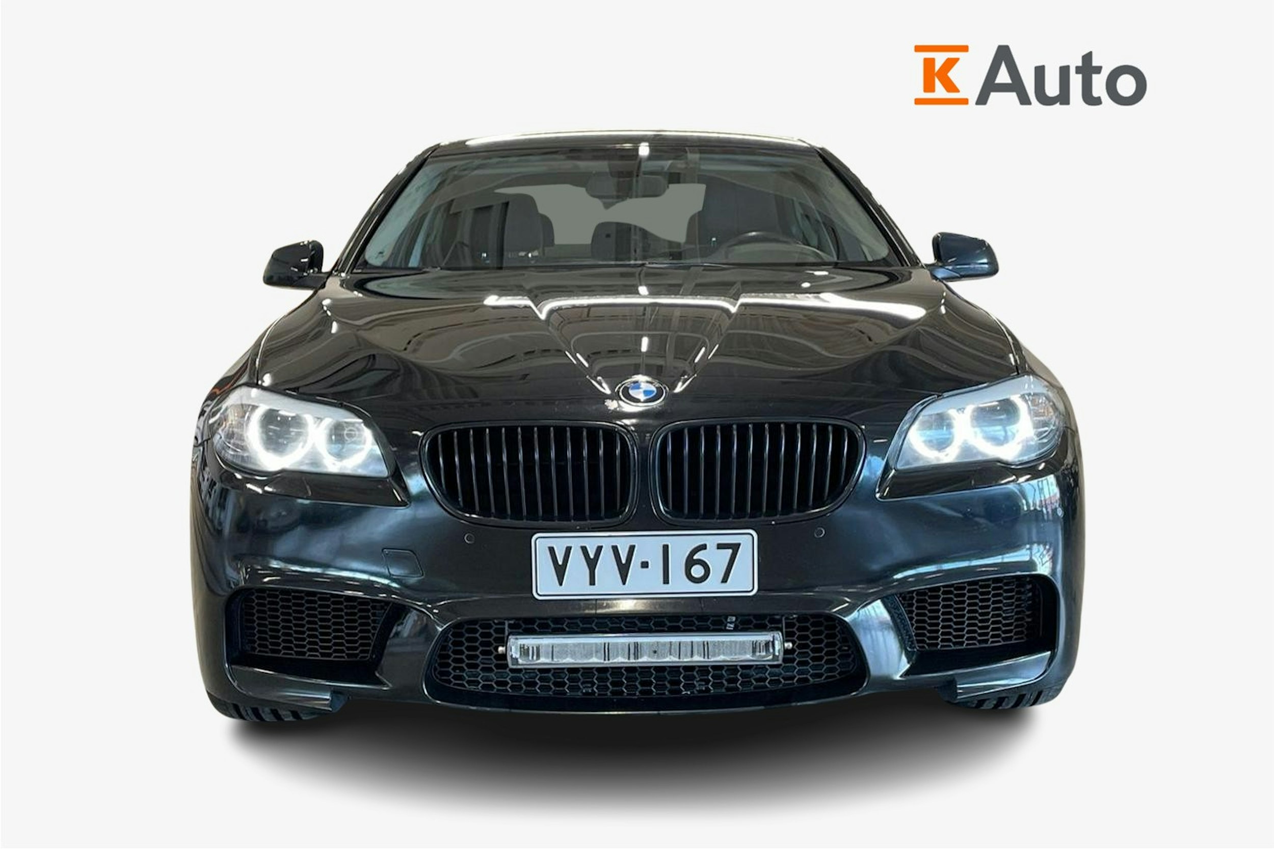 musta BMW 520 2013 kuva 5.