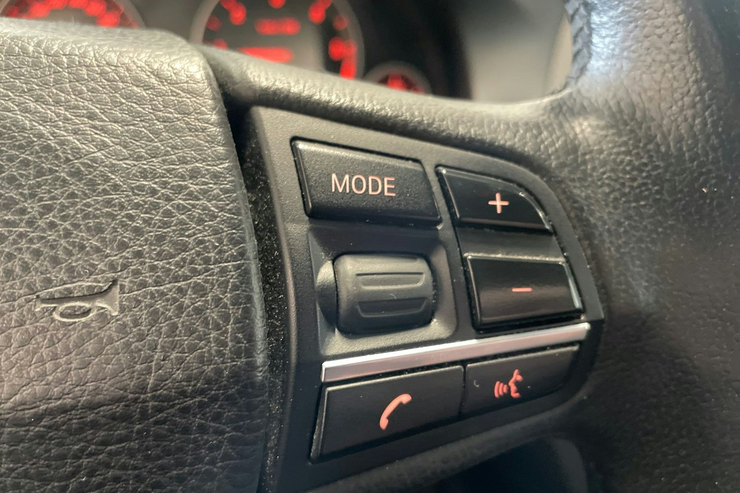 musta BMW 520 2013 kuva 16.