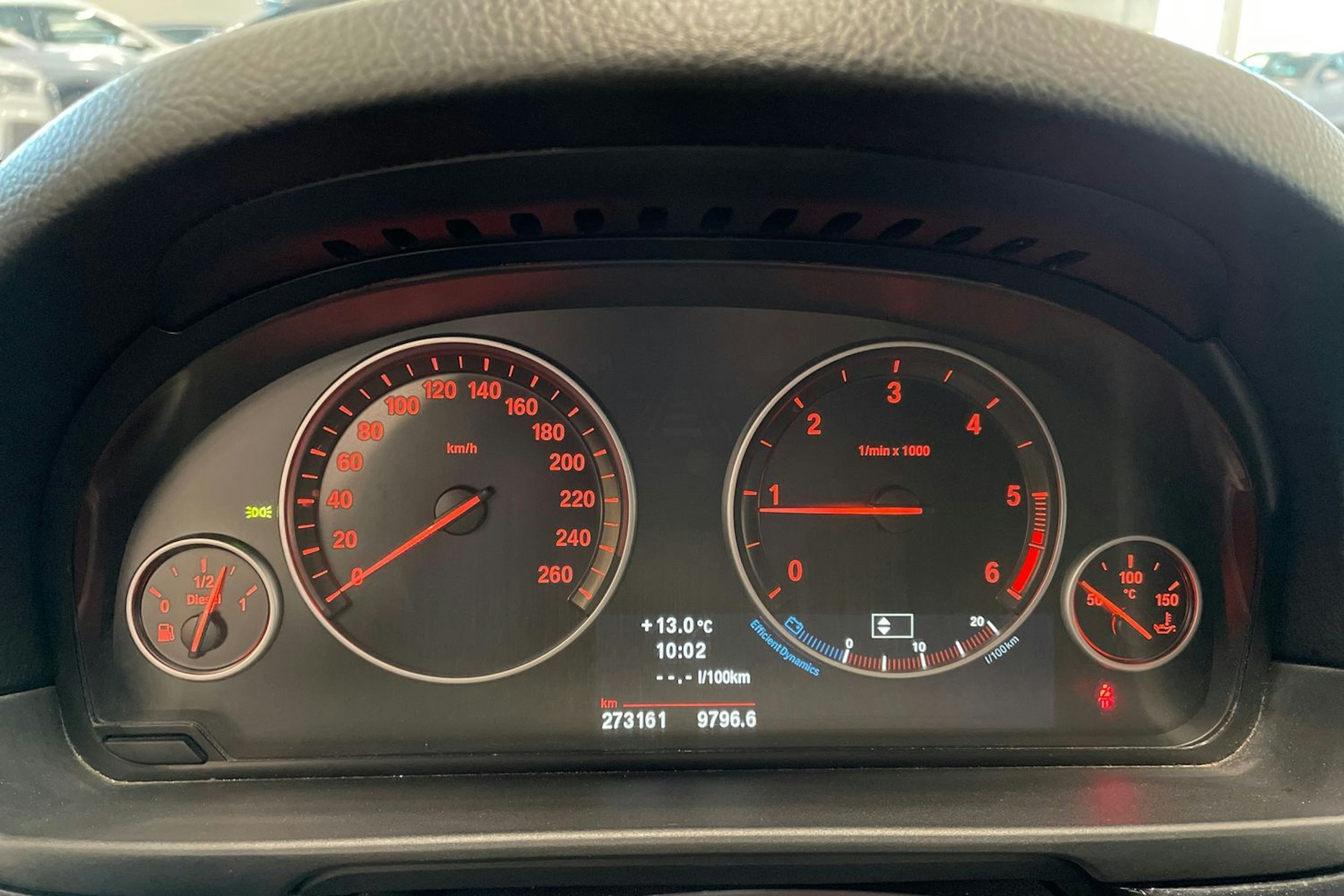 musta BMW 520 2013 kuva 18.