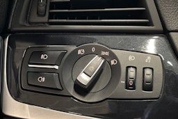 musta BMW 520 2013 kuva 19.