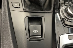 musta BMW 520 2013 kuva 26.