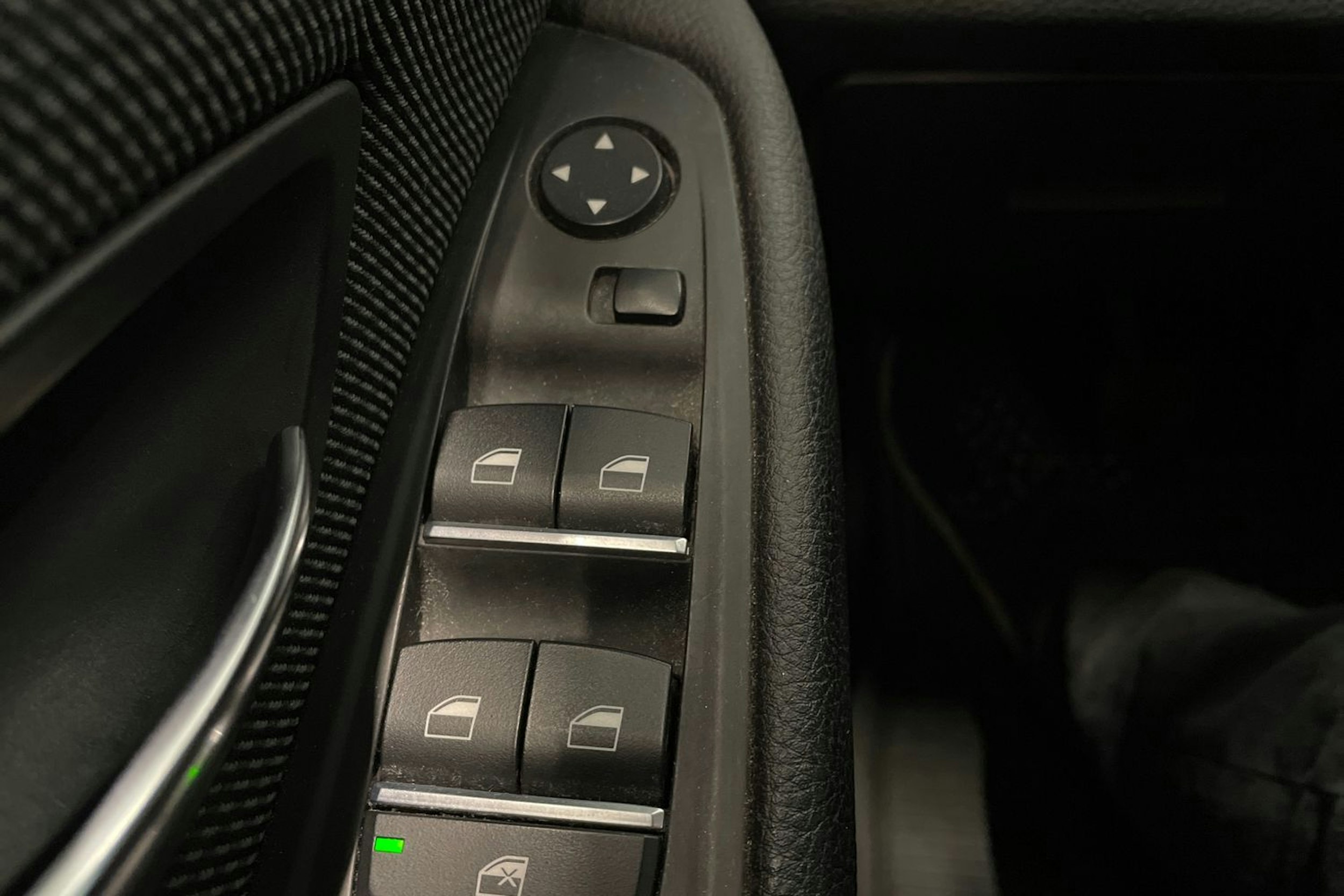 musta BMW 520 2013 kuva 27.