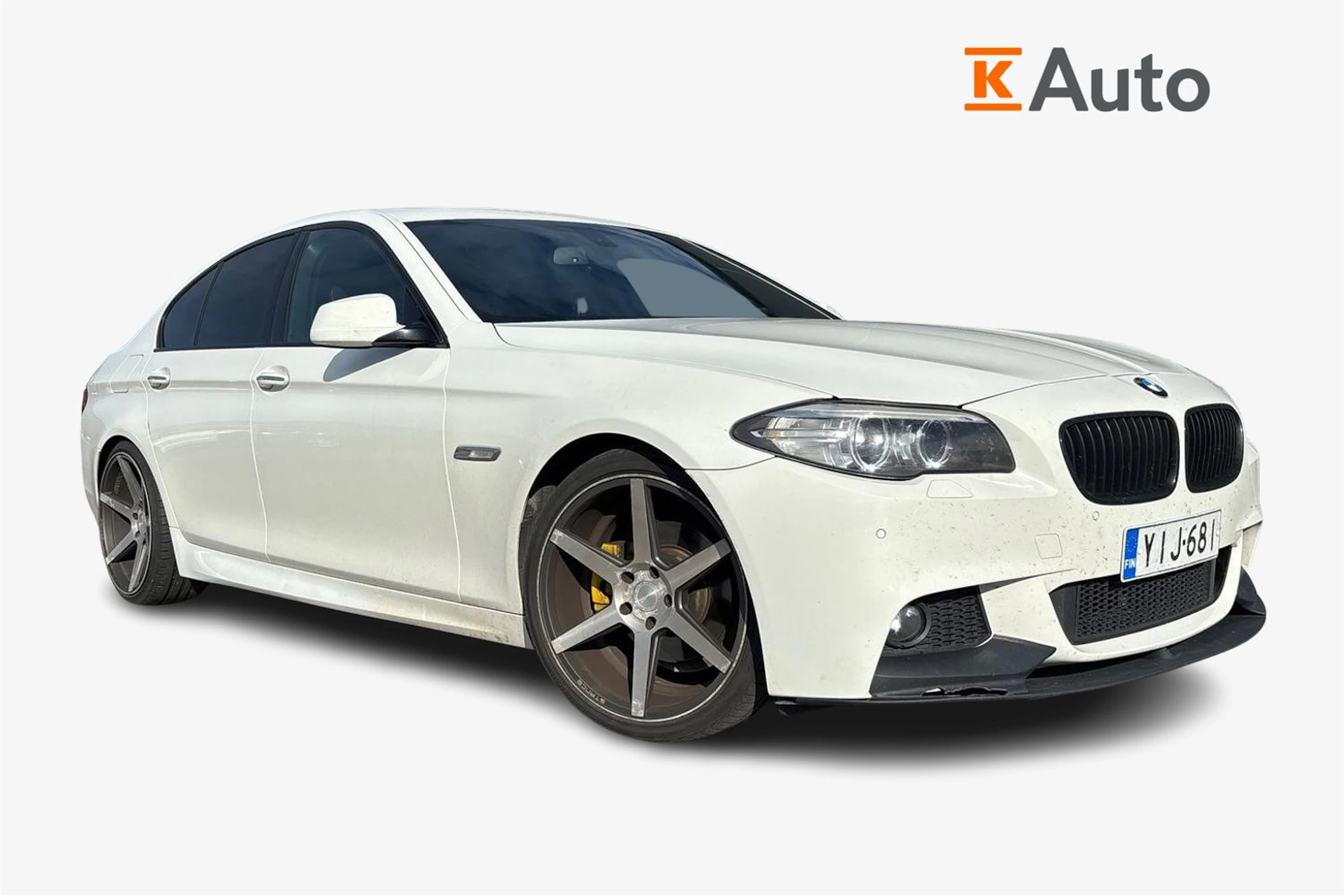 valkoinen BMW 520 2013 kuva 1.