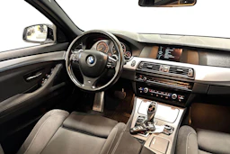 valkoinen BMW 520 2013 kuva 7.