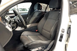 valkoinen BMW 520 2013 kuva 11.