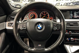 valkoinen BMW 520 2013 kuva 13.