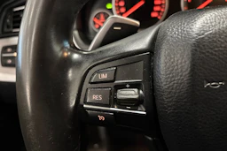 valkoinen BMW 520 2013 kuva 15.