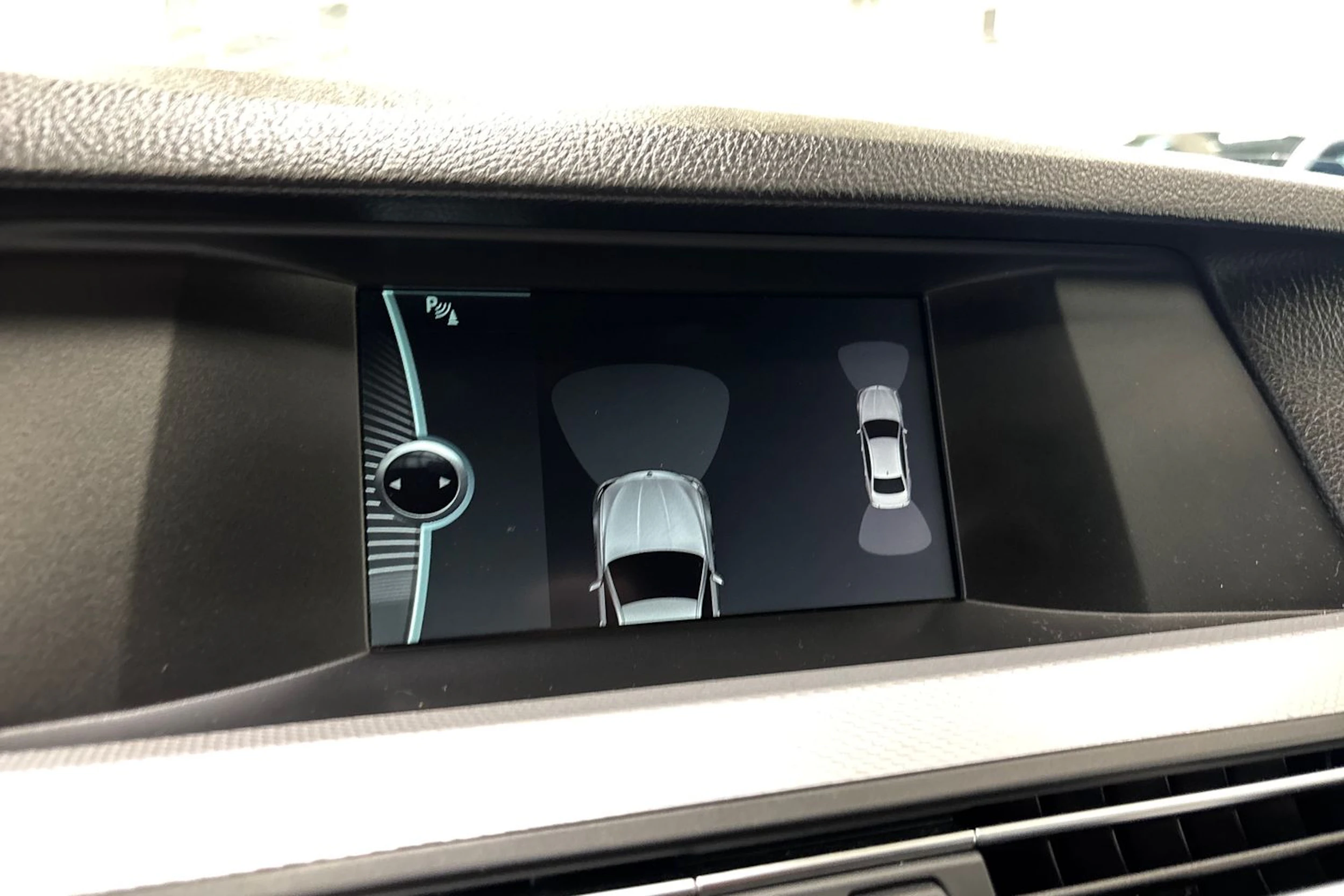 valkoinen BMW 520 2013 kuva 19.