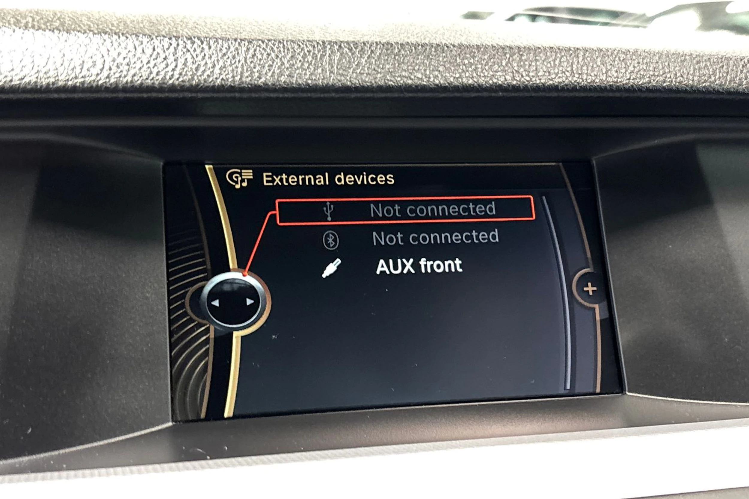 valkoinen BMW 520 2013 kuva 23.
