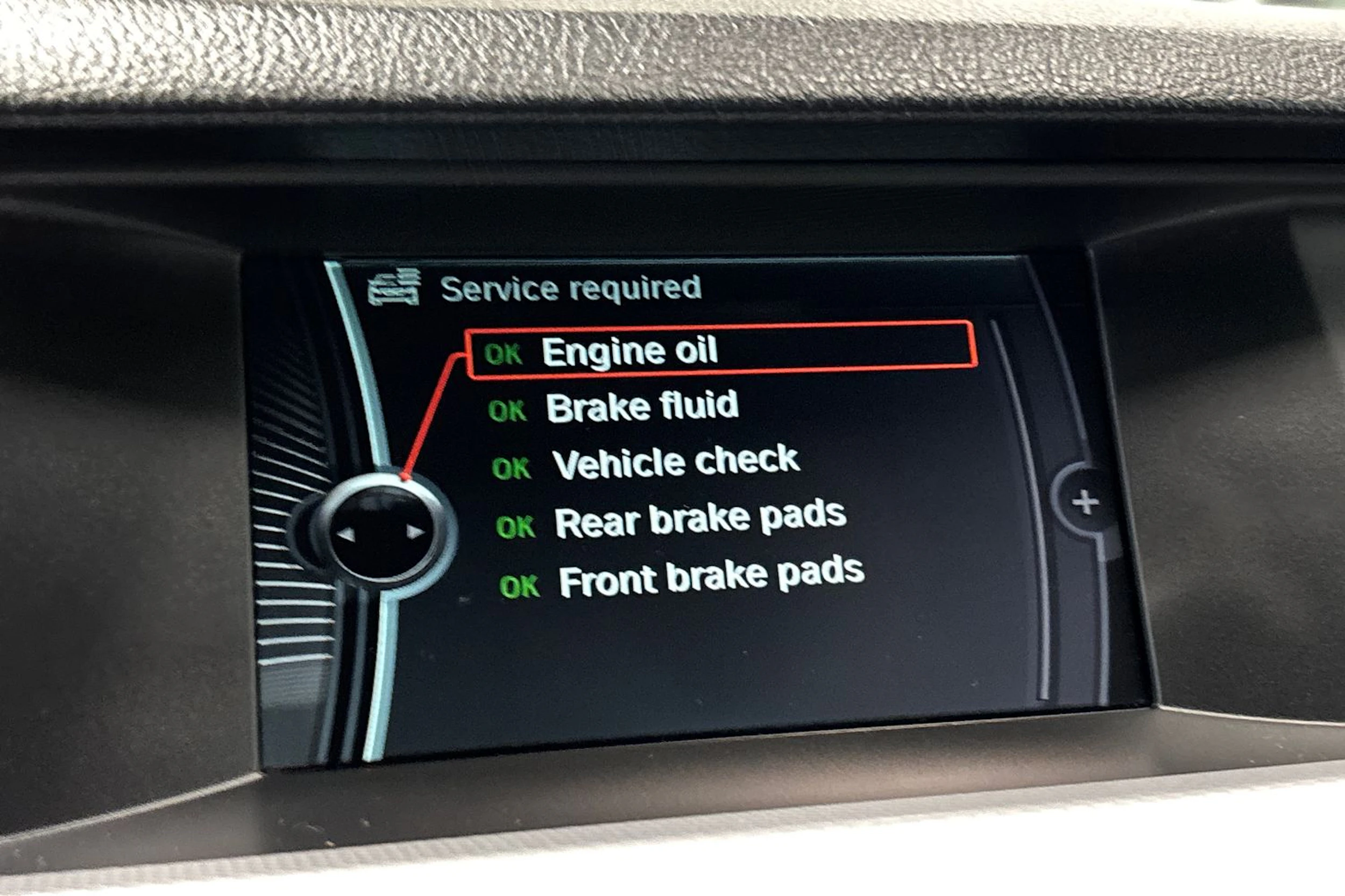 valkoinen BMW 520 2013 kuva 24.