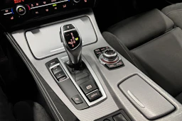 valkoinen BMW 520 2013 kuva 26.
