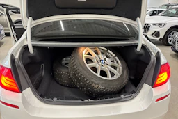 valkoinen BMW 520 2013 kuva 31.