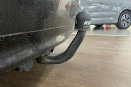 Musta BMW 520 2014 kuva 5.