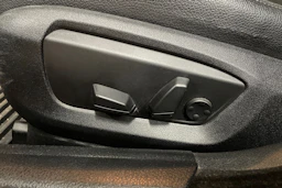 Musta BMW 520 2014 kuva 9.