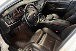 Valkoinen BMW 520 2014 kuva 6.
