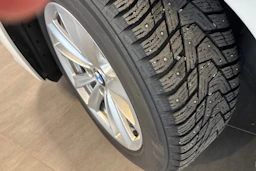 Valkoinen BMW 520 2014 kuva 10.