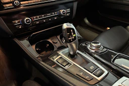 Valkoinen BMW 520 2014 kuva 15.