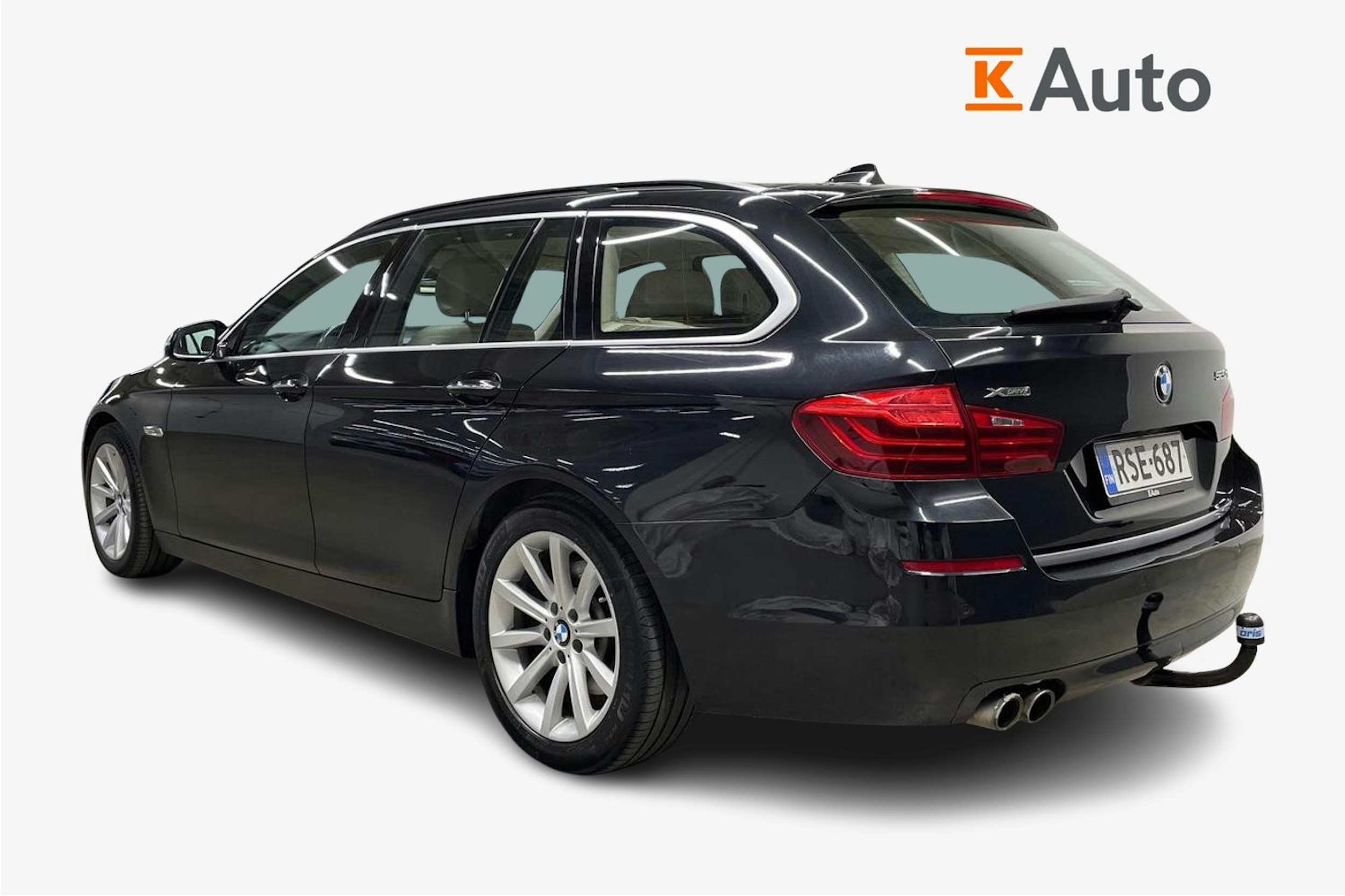 musta BMW 520 2014 kuva 2.