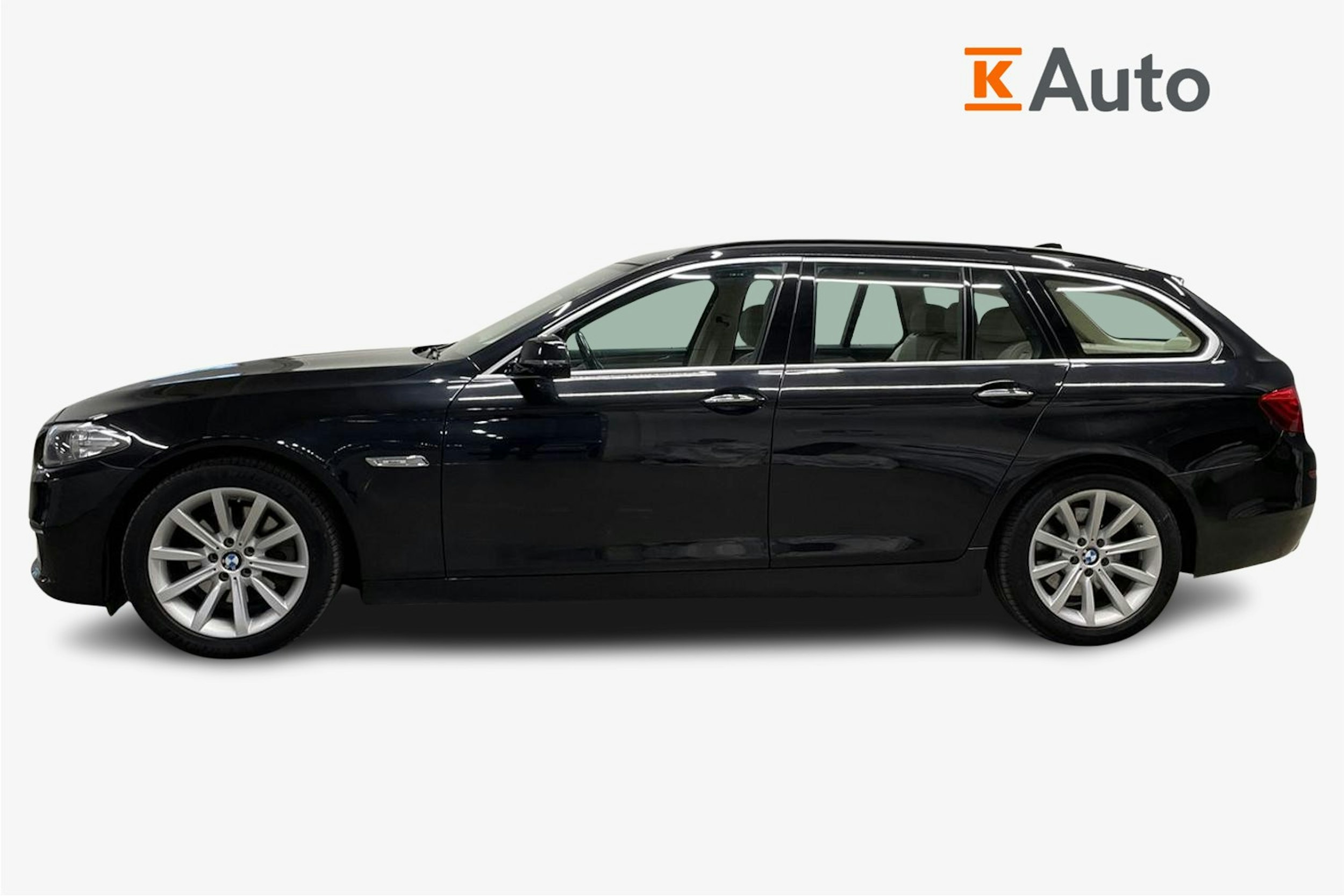 musta BMW 520 2014 kuva 6.