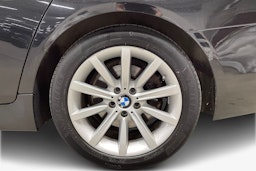 musta BMW 520 2014 kuva 11.