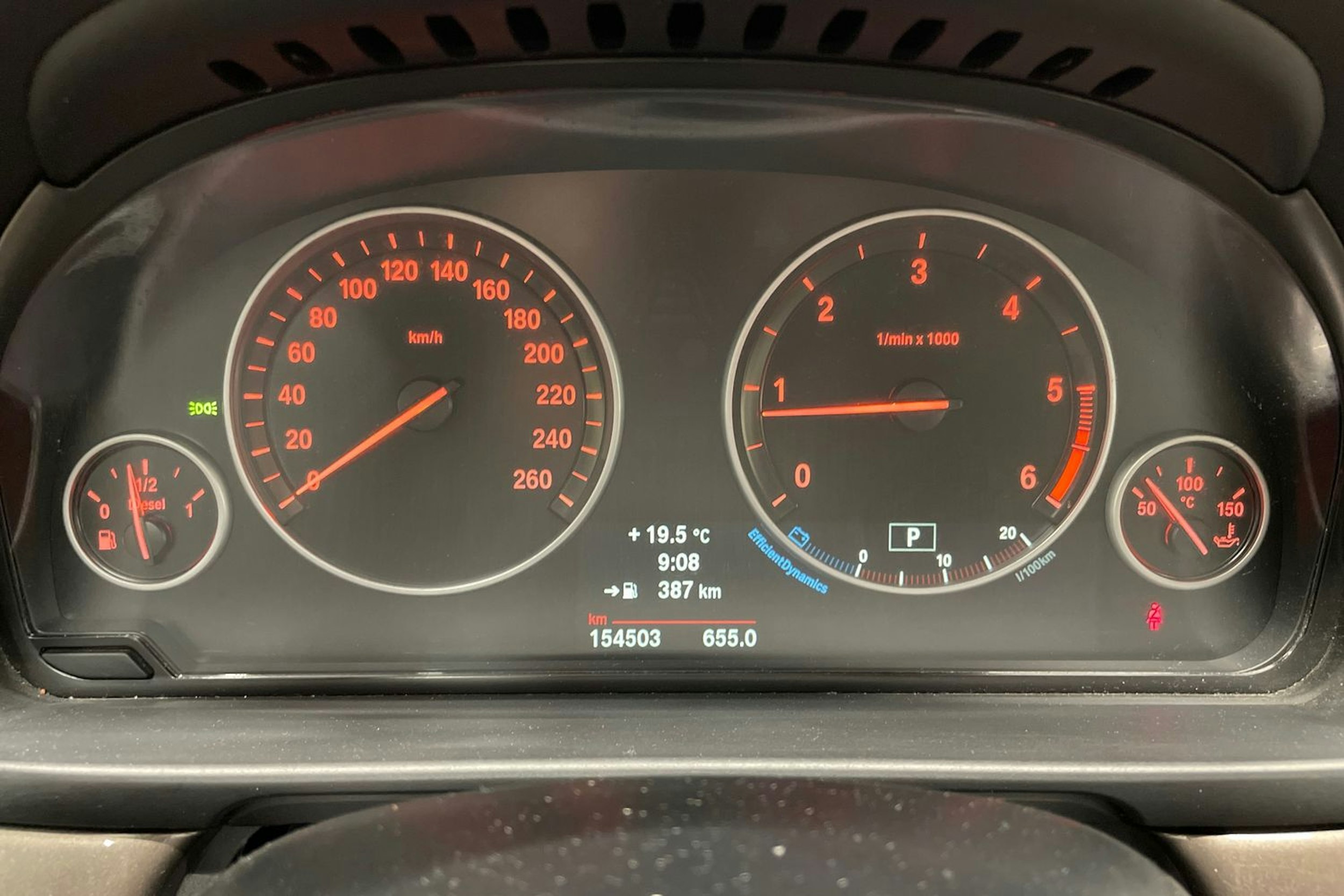 musta BMW 520 2014 kuva 16.