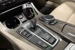 musta BMW 520 2014 kuva 23.