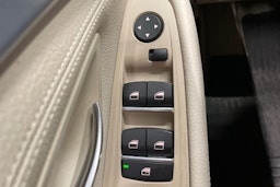 musta BMW 520 2014 kuva 26.