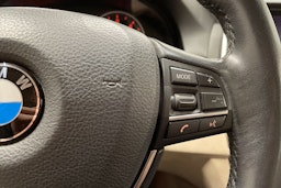 musta BMW 520 2014 kuva 28.