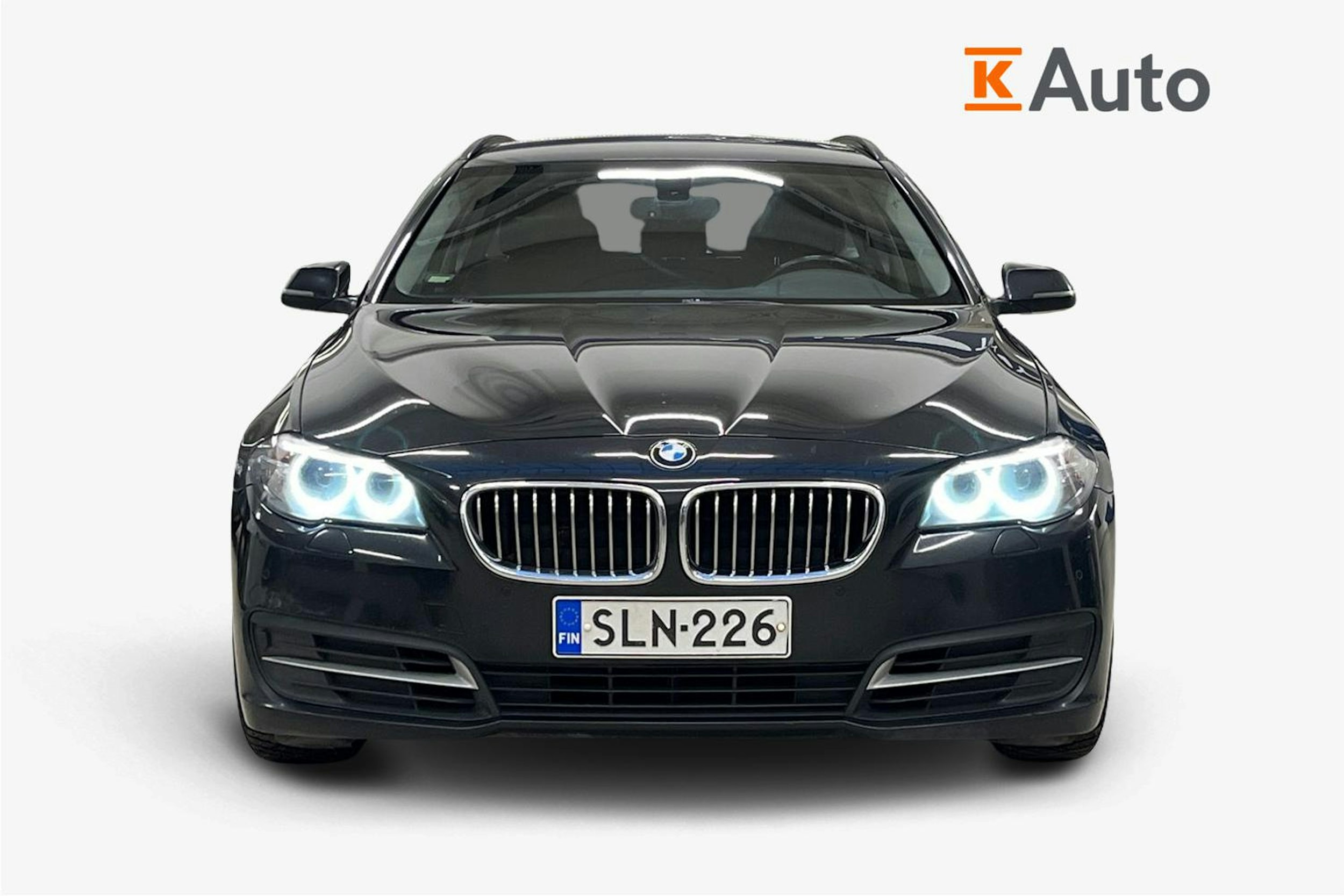 musta BMW 520 2014 kuva 5.