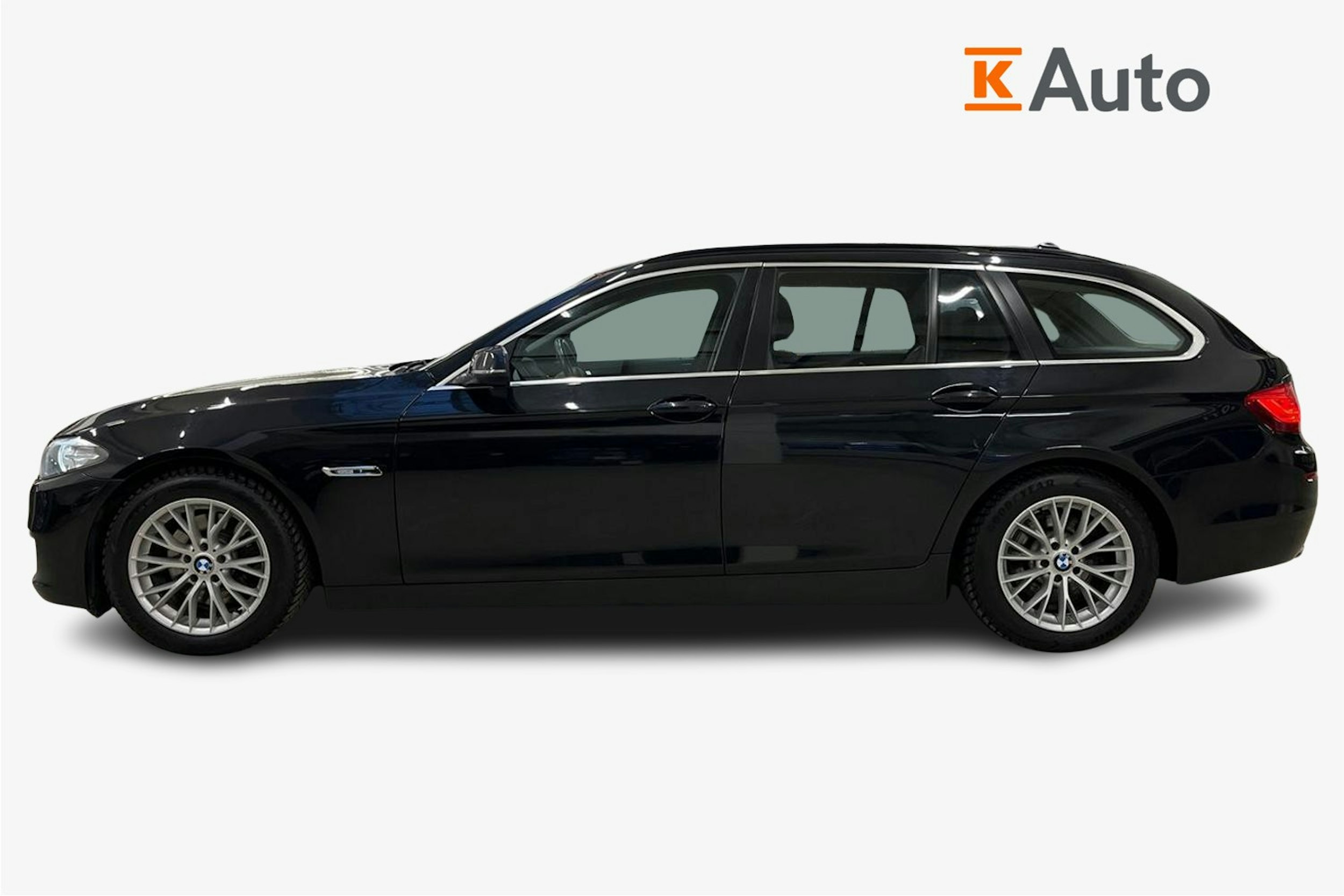 musta BMW 520 2014 kuva 6.