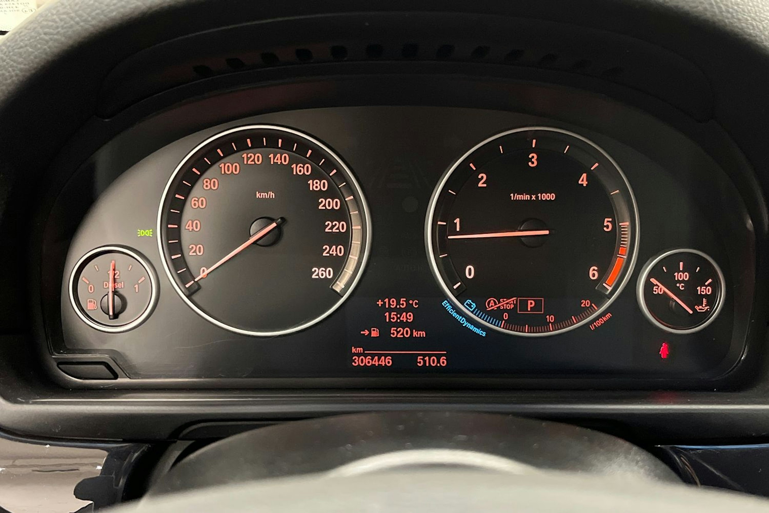 musta BMW 520 2014 kuva 19.