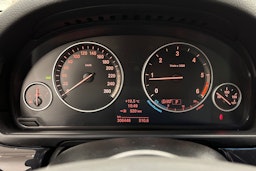 musta BMW 520 2014 kuva 19.