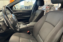 musta BMW 520 2014 kuva 8.