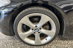 musta BMW 520 2014 kuva 9.