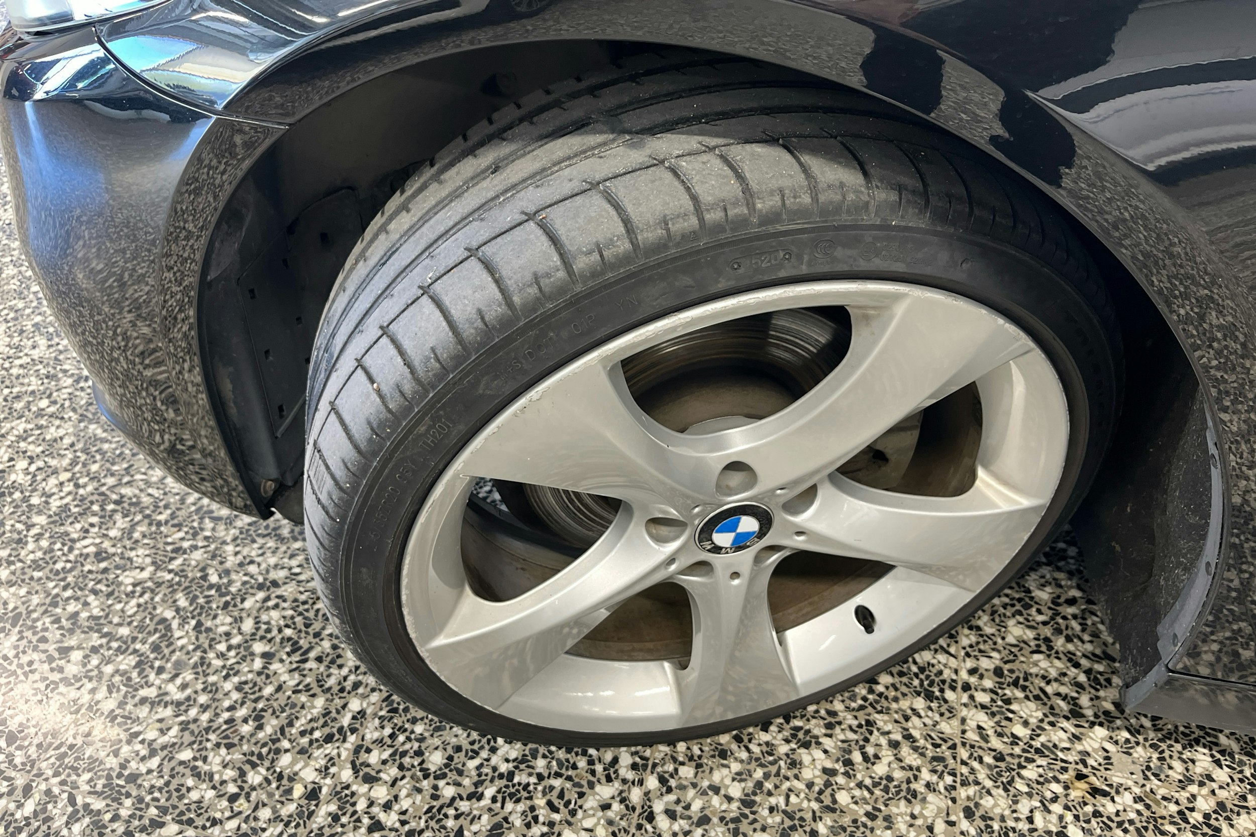 musta BMW 520 2014 kuva 10.
