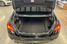 musta BMW 520 2014 kuva 18.
