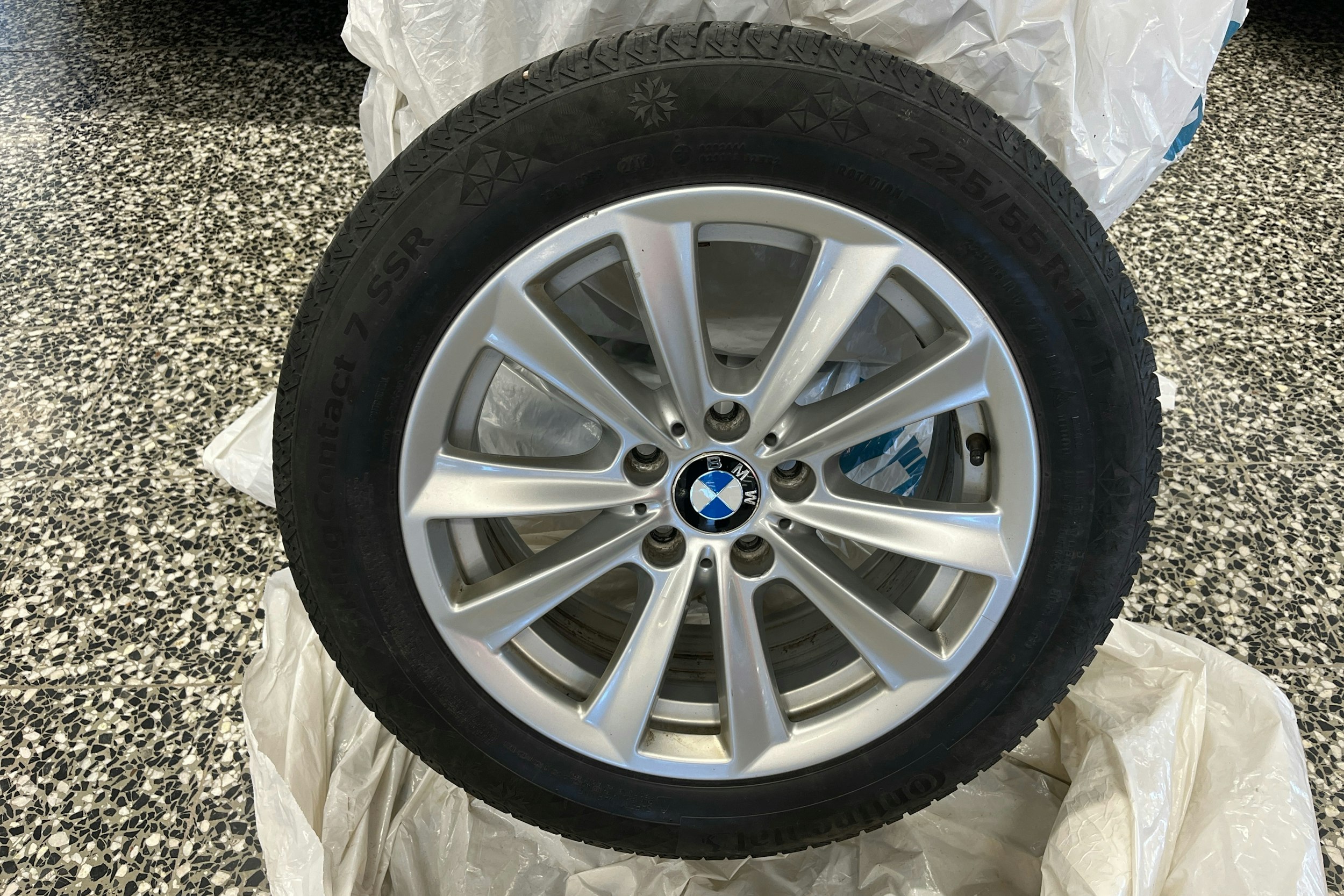 musta BMW 520 2014 kuva 19.