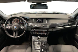 musta BMW 520 2015 kuva 7.