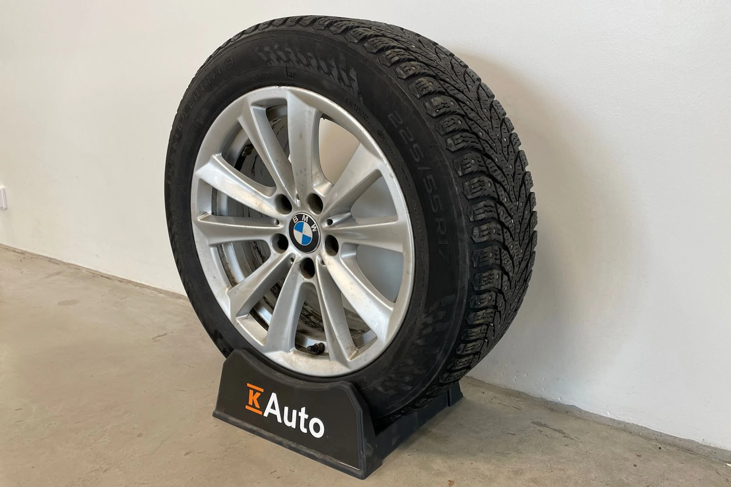 musta BMW 520 2015 kuva 10.