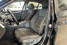musta BMW 520 2015 kuva 11.
