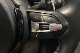 musta BMW 520 2015 kuva 13.