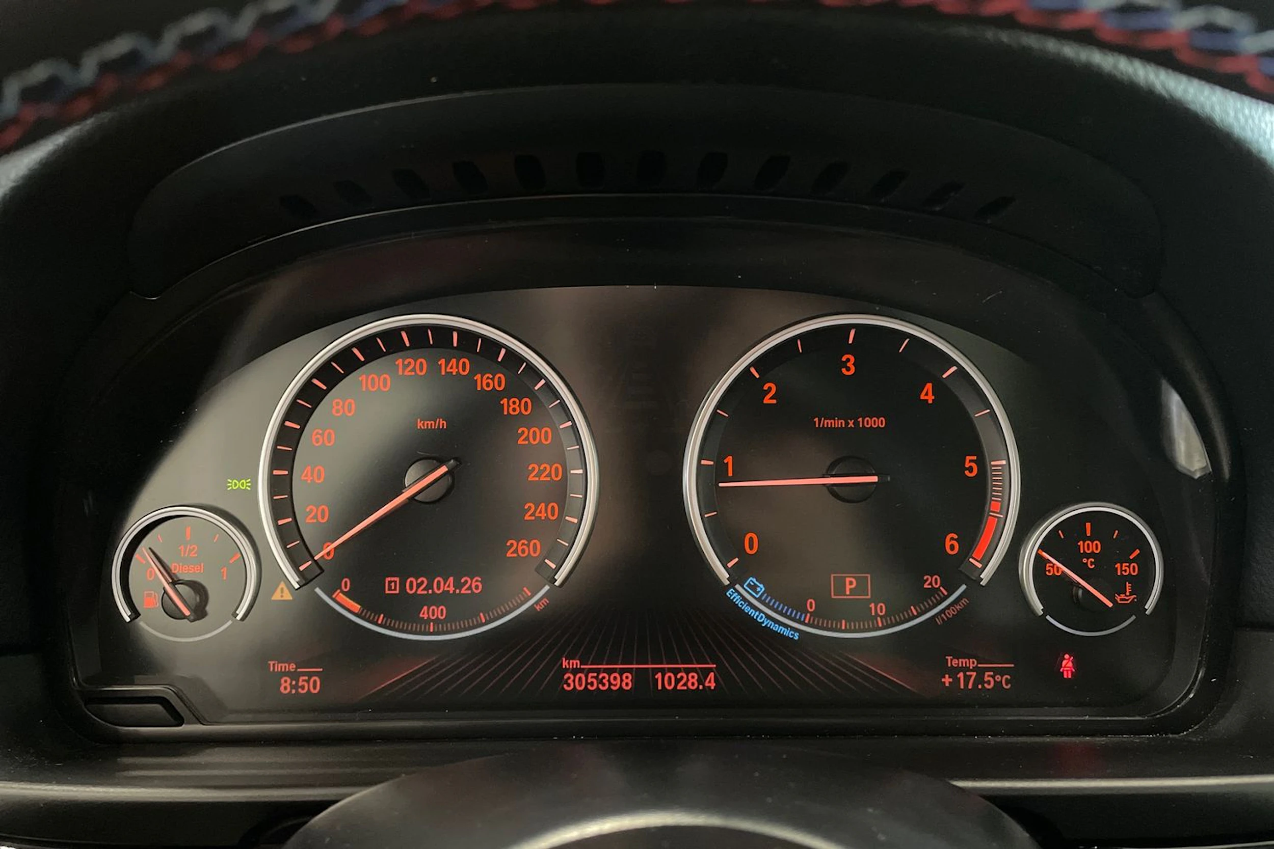 musta BMW 520 2015 kuva 16.