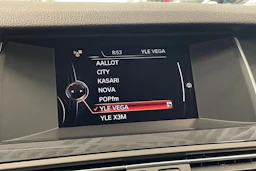musta BMW 520 2015 kuva 17.