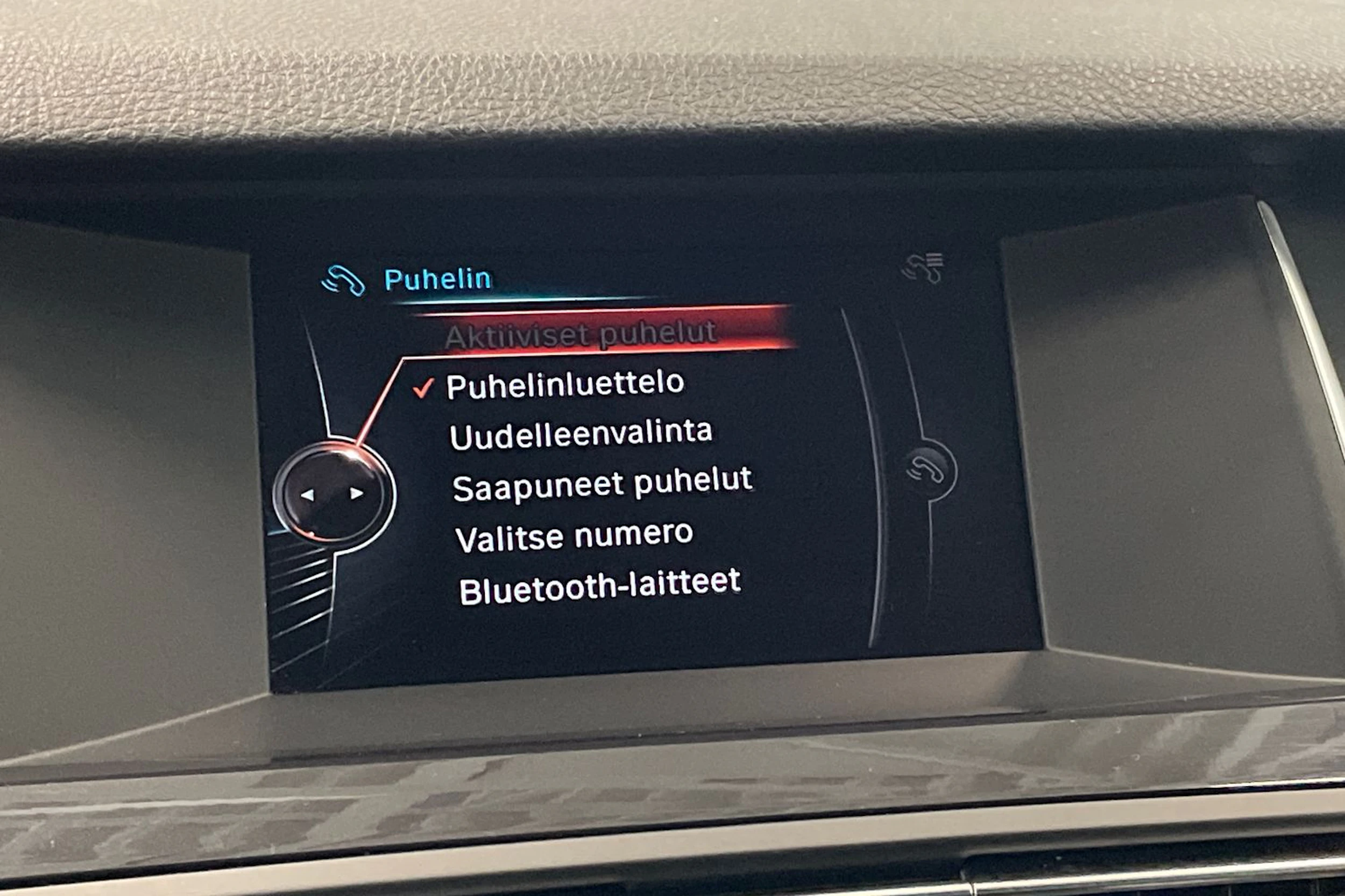 musta BMW 520 2015 kuva 20.
