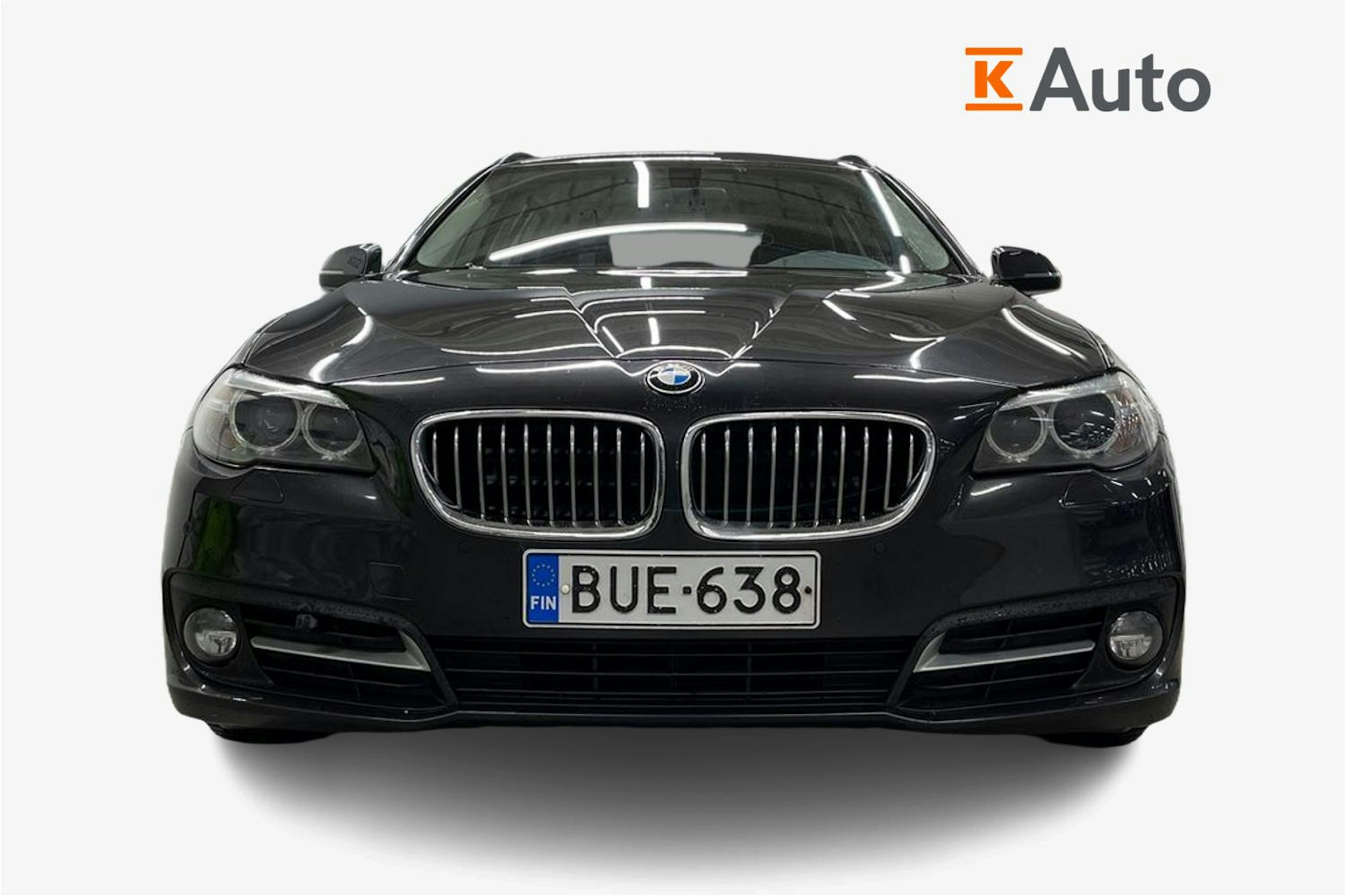 Harmaa BMW 520 2015 kuva 5.